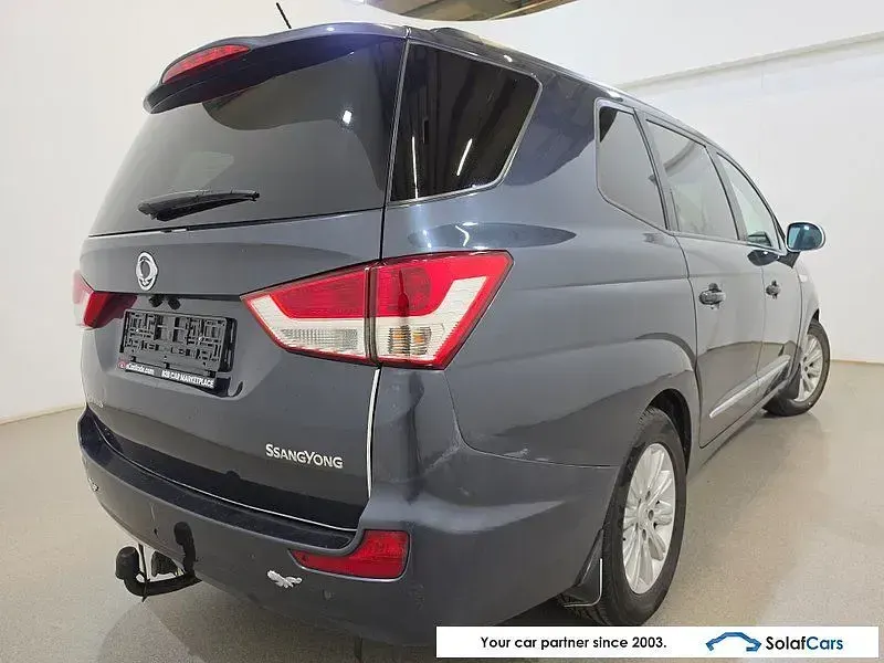 Gebraucht SsangYong Rodius Sapphire 155 PS (114 kW) 2014 Grau Van / Kleinbus