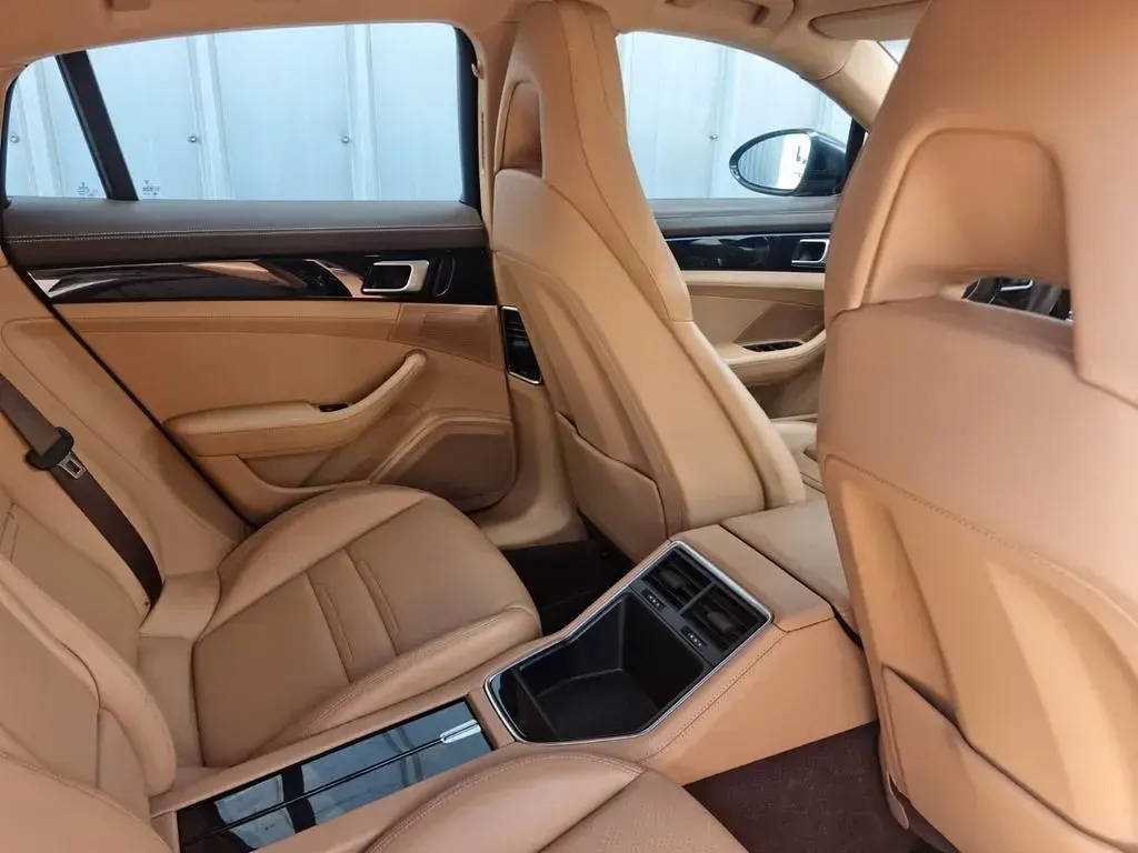 Gebraucht Porsche Panamera 330 PS (242 kW) 2017 Grau Kleinwagen