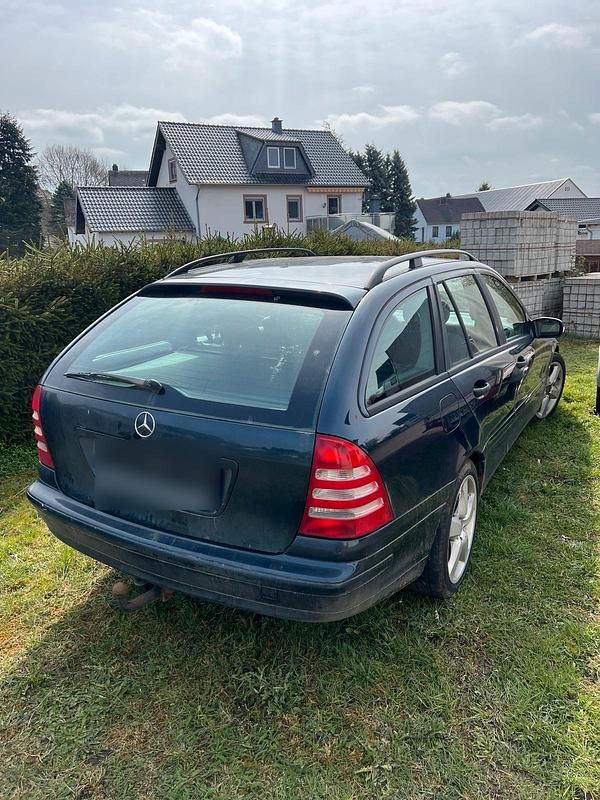 Gebraucht Mercedes C180 143 PS (105 kW) 2004 Blau Kombi