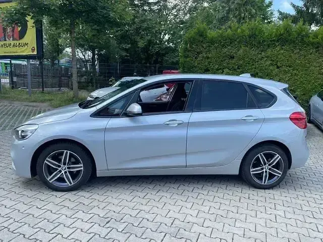 Gebraucht BMW 218 Active Tourer Sport Line 150 PS (110 kW) 2014 Silber Van / Kleinbus