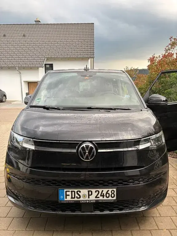 Gebraucht VW Multivan Life 150 PS (110 kW) 2023 Schwarz Van / Kleinbus