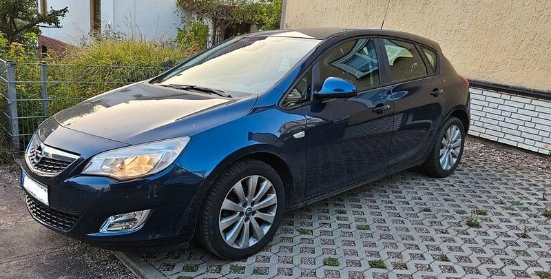 Blau Gebraucht 2010 Opel Astra Limousine | 3.500 € (Guter Preis) - Bild 1/4