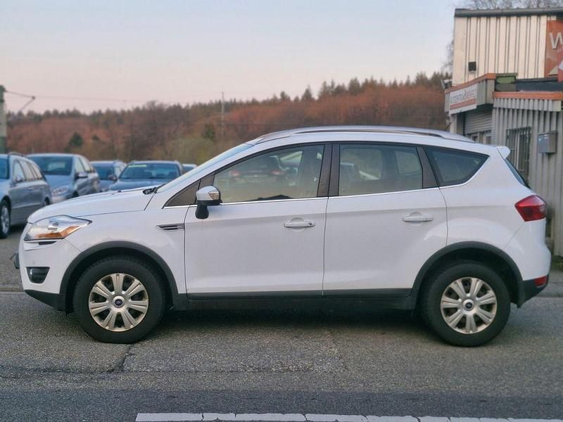 Gebraucht Ford Kuga Trend 140 PS (102 kW) 2011 Weiß SUV