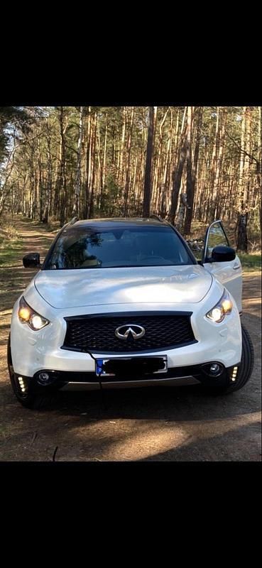 Weiß Gebraucht 2017 Infiniti QX70 Sport Tech SUV | 24.400 € (Fairer Preis) - Bild 1/4