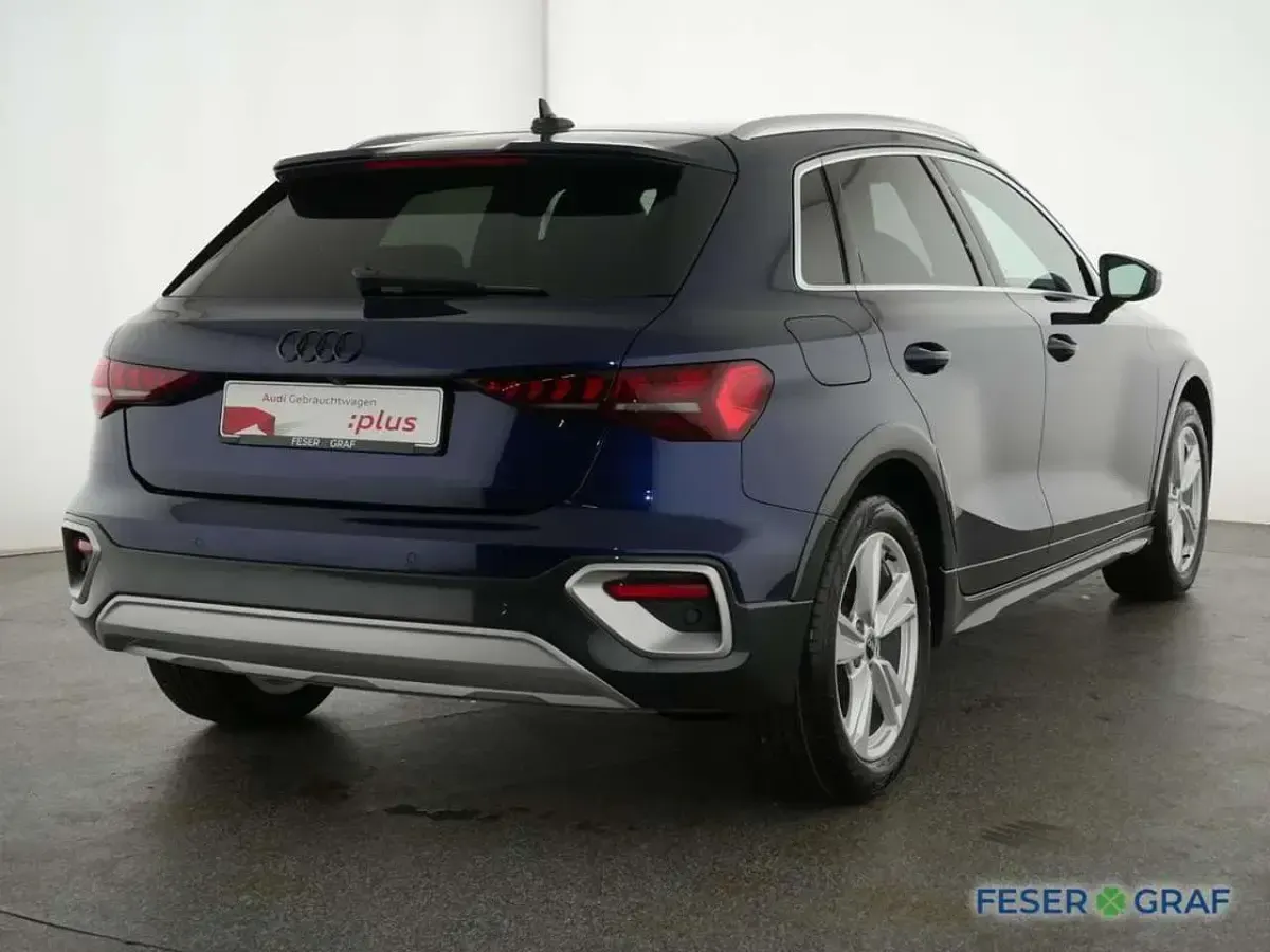 Gebraucht Audi A3 Comfort 204 PS (150 kW) 2025 Navarrablau metallic Kombi
