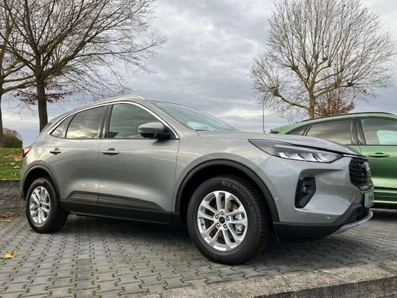 Gebraucht Ford Kuga Titanium 179 PS (131 kW) 2024 Solarsilber SUV