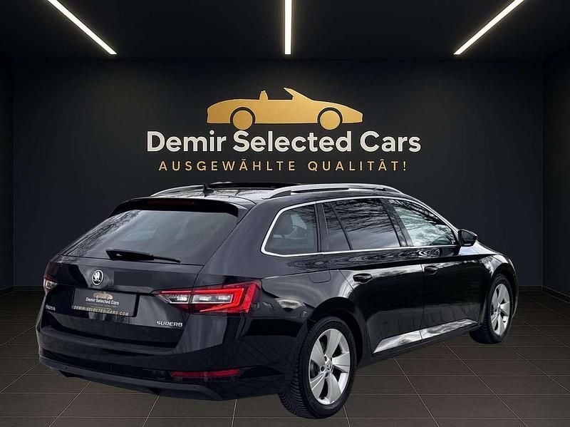 Gebraucht Skoda Superb 190 PS (139 kW) 2015 Schwarzmagic perleffekt Kombi