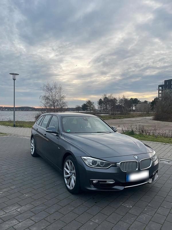 Gebraucht BMW 330 258 PS (189 kW) 2013 Grau Kombi