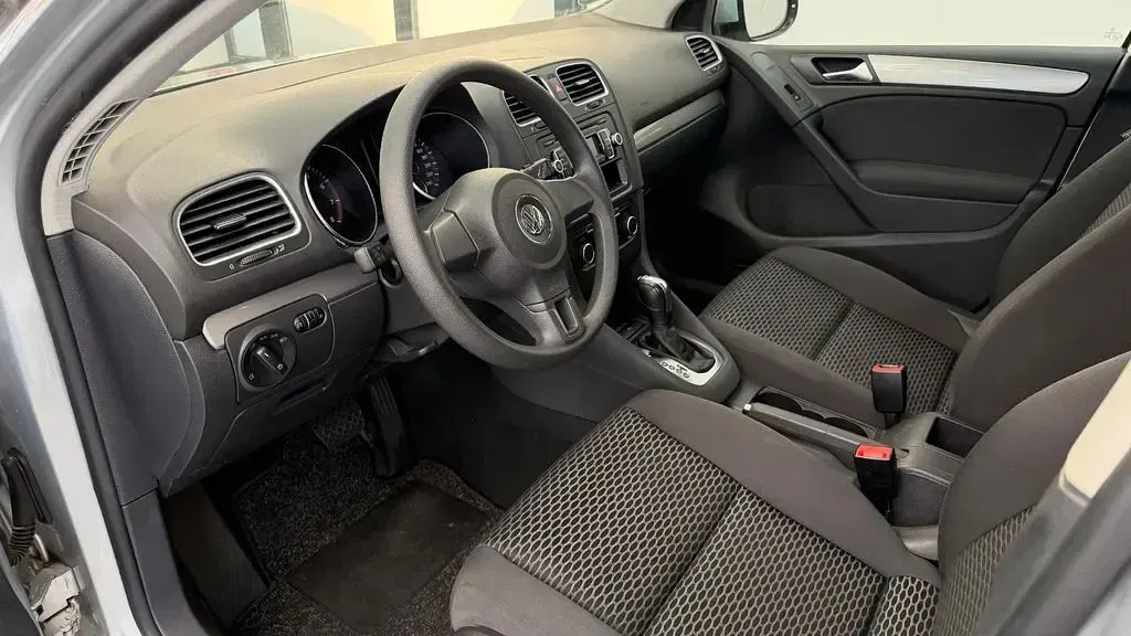 Gebraucht VW Golf VII Trendline 105 PS (77 kW) 2012 Silber Limousine