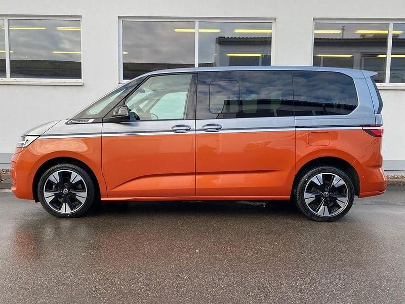 Gebraucht VW Multivan Edition 150 PS (110 kW) 2023 Orange Van