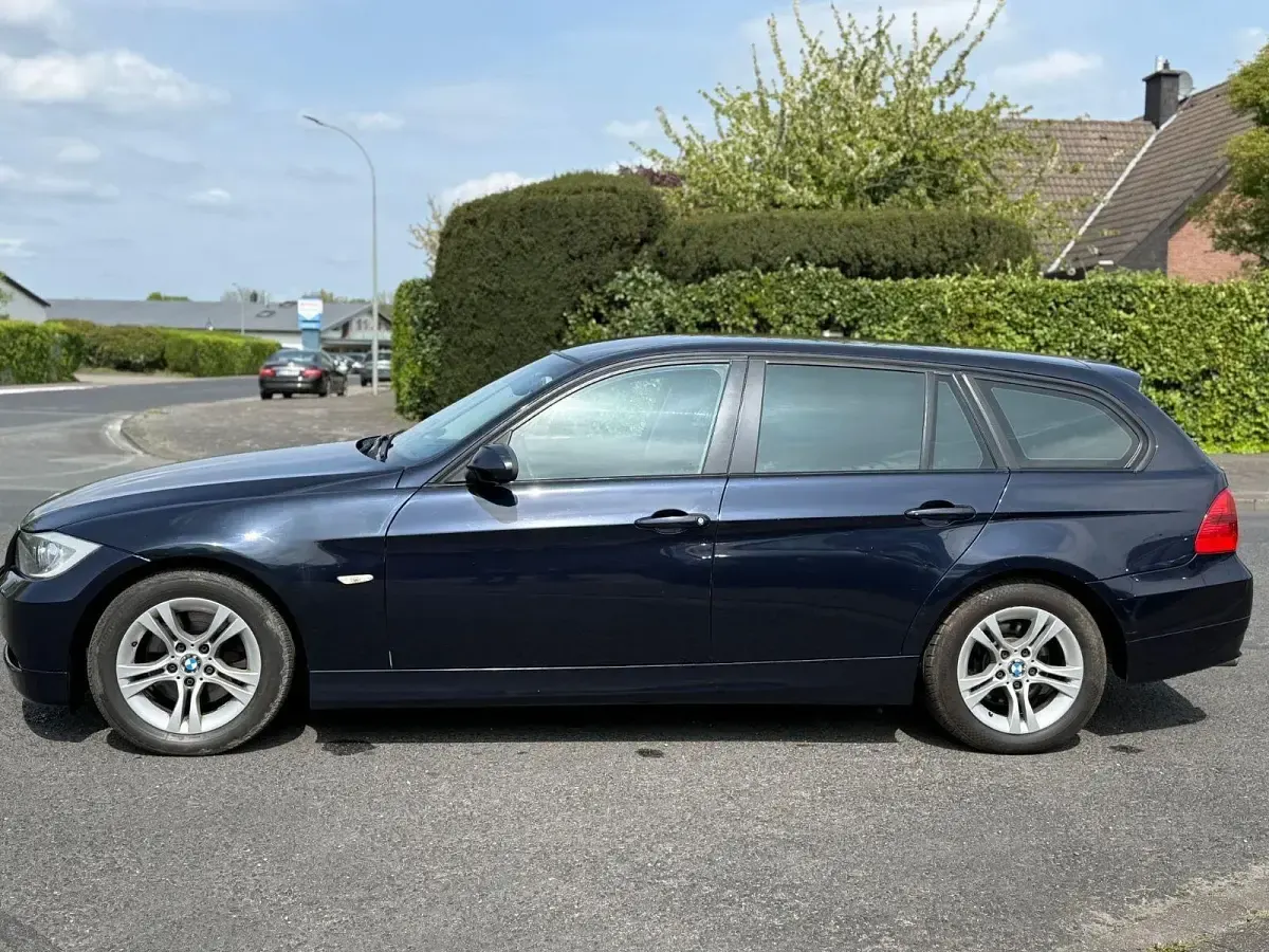 Second-hand BMW 320 177 CP (130 kW) 2008 Albastru Break