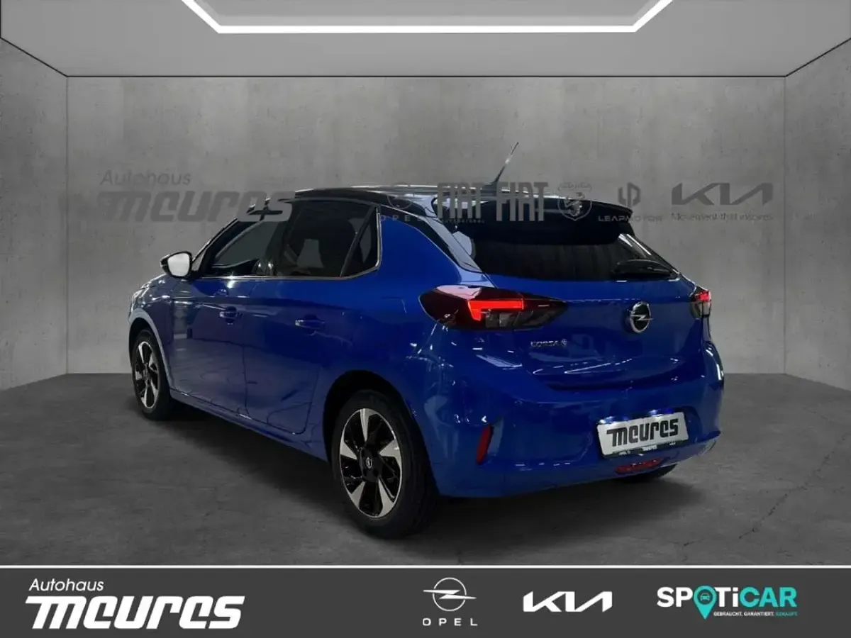 Gebraucht Opel Corsa-e Elegance 100 kW (136 PS) 2023 Lackierung voltaic blue met/ty Kleinwagen