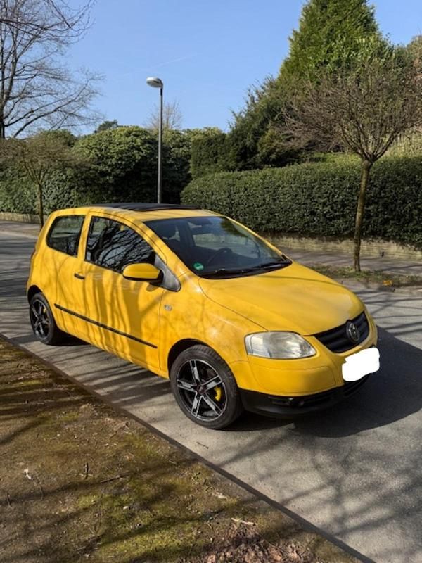 Gebraucht VW Fox 54 PS (39 kW) 2005 Gelb Kleinwagen