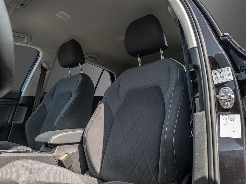 Gebraucht VW Golf VIII Style 150 PS (110 kW) 2023 Deep black perleffekt Limousine