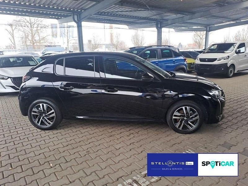 Gebraucht Peugeot 208 Allure 101 PS (74 kW) 2022 Schwarz Kleinwagen