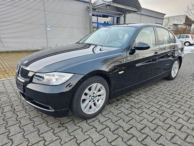 Gebraucht BMW 320 170 PS (125 kW) 2008 Schwarz Limousine