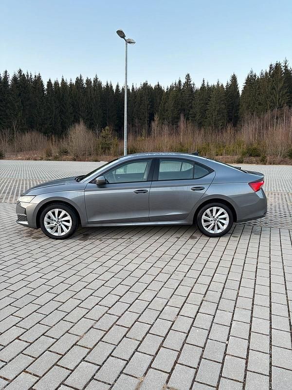 Gebraucht Skoda Octavia 115 PS (84 kW) 2025 Grau Limousine
