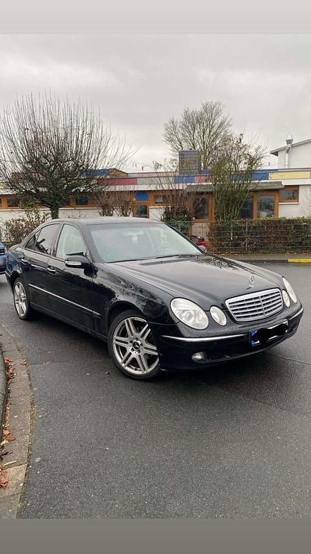 Gebraucht Mercedes E280 190 PS (139 kW) 2006 Schwarz Limousine