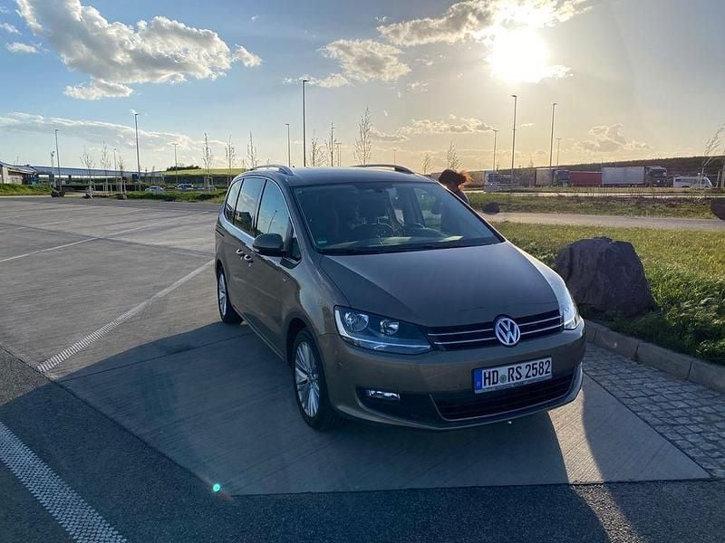 Gold Gebraucht 2015 VW Sharan Cup Van / Kleinbus | 14.500 € (Guter Preis) - Bild 1/4