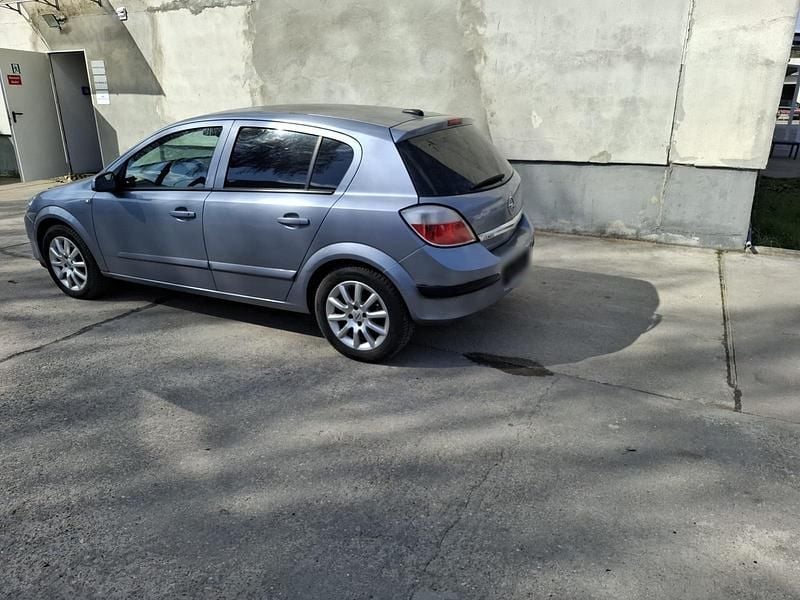 Gebraucht Opel Astra 105 PS (77 kW) 2006 Grau Limousine