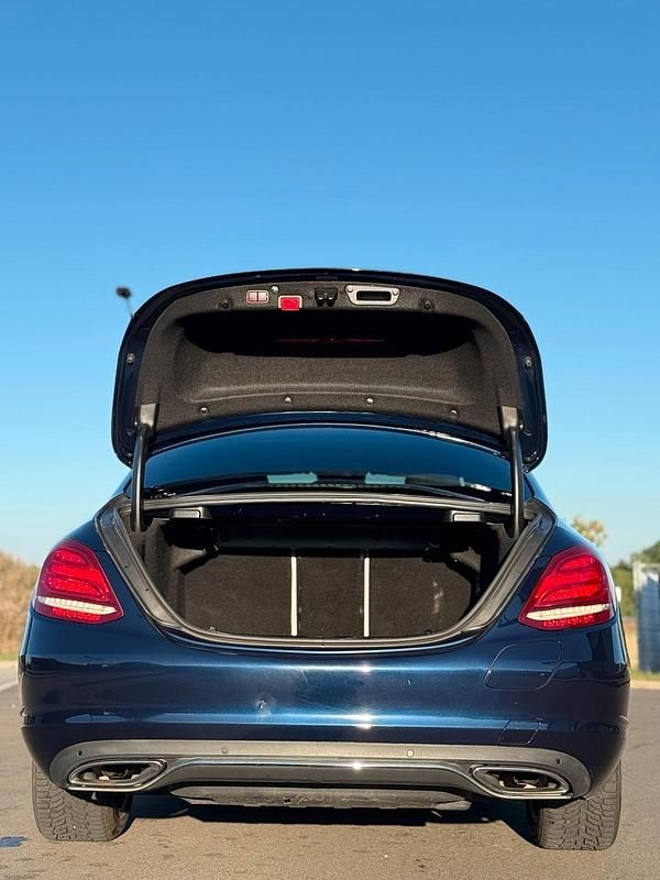 Gebraucht Mercedes C350e 279 PS (205 kW) 2015 Blau Limousine