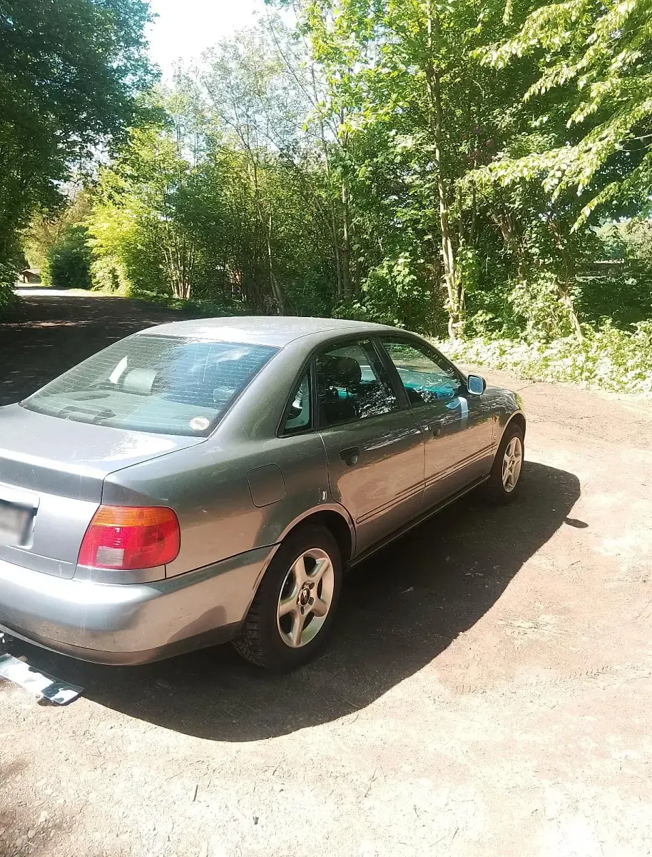 Occasion Audi A4 125 ch (91 kW) 1996 Gris Berline