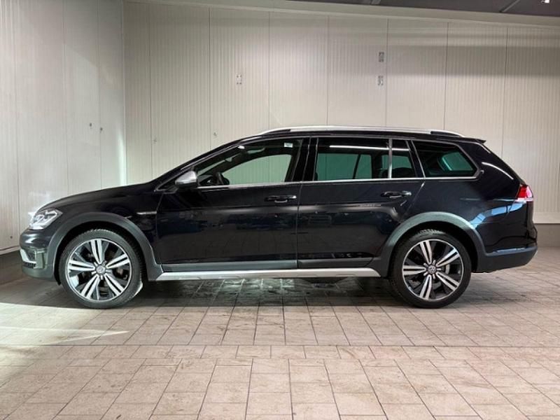 Gebraucht VW Golf Alltrack 184 PS (135 kW) 2018 Deep black perleffekt (metallic) Kombi