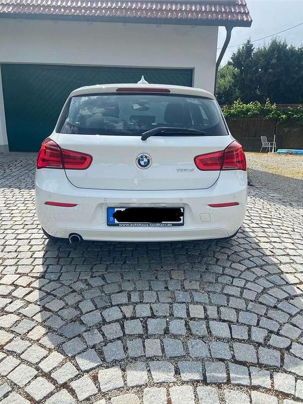 Gebraucht BMW 116 Advantage 116 PS (85 kW) 2018 Weiß Kleinwagen