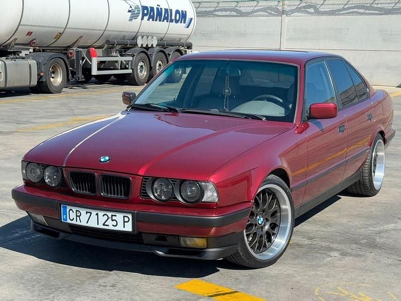 Gebraucht BMW 540 286 PS (210 kW) 1993 Rot Limousine