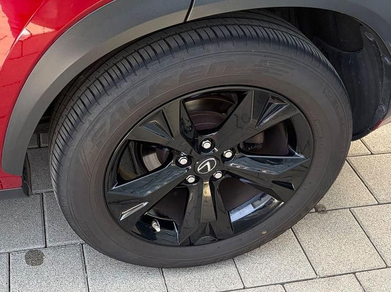 Gebraucht Lexus NX300h 197 PS (144 kW) 2018 Rot SUV