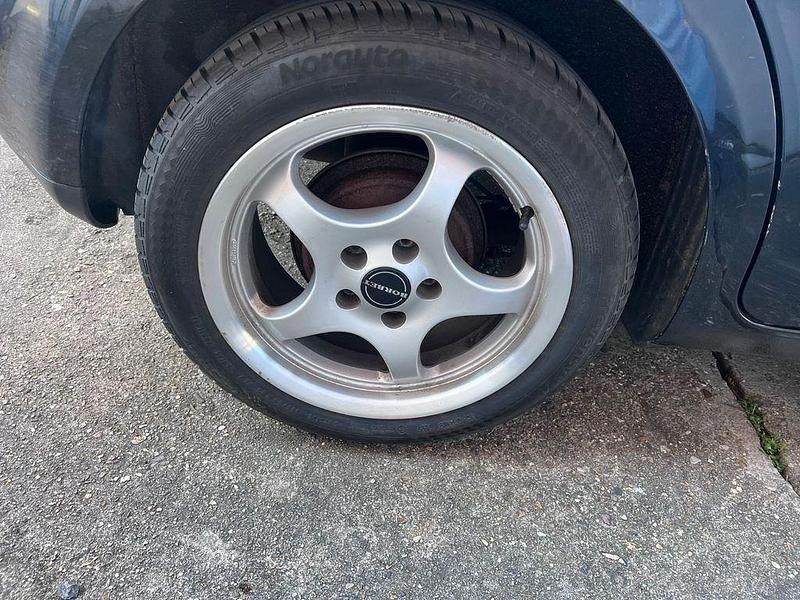 Gebraucht VW Polo Comfortline 64 PS (47 kW) 2003 Schwarz Limousine