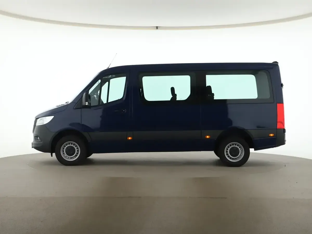 Gebraucht Mercedes Sprinter 150 PS (110 kW) 2024 Blau Van