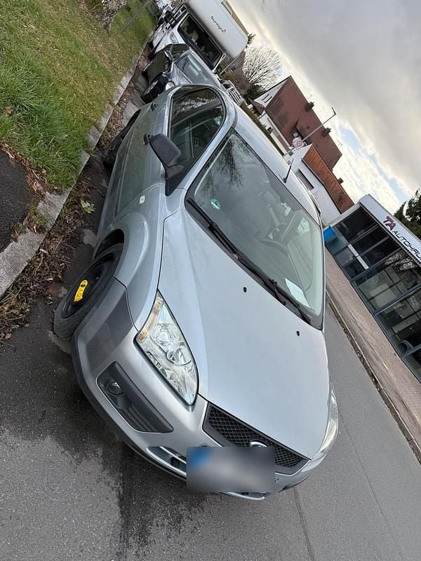 Gebraucht Ford Focus 100 PS (73 kW) 2005 Kleinwagen