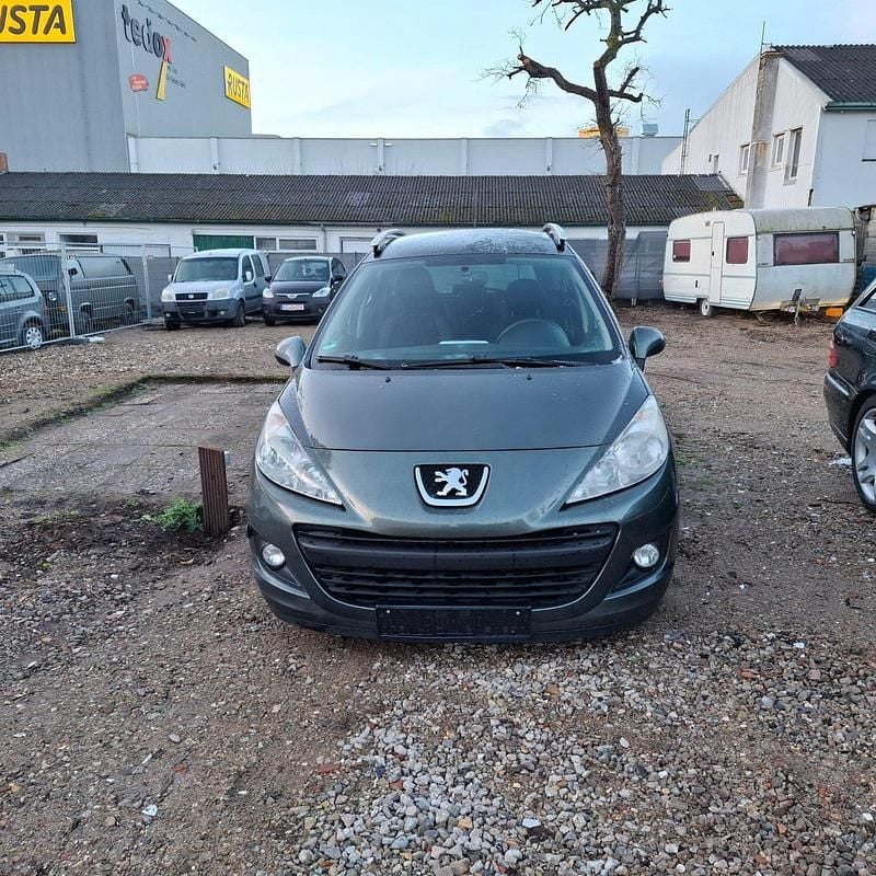 Gebraucht Peugeot 207 96 PS (70 kW) 2010 Grün Kombi