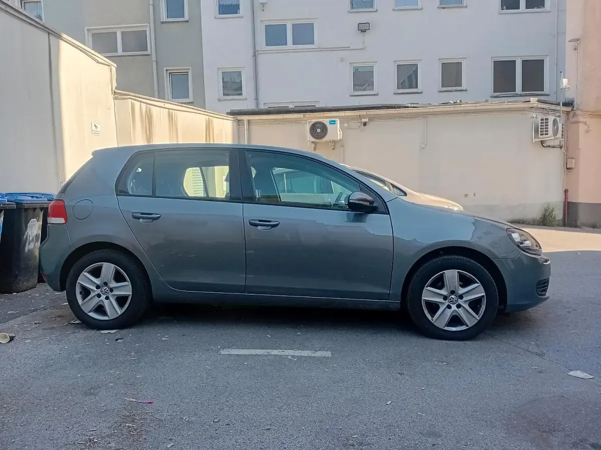 Gebraucht VW Golf VI 86 PS (63 kW) 2009 Grau Kleinwagen