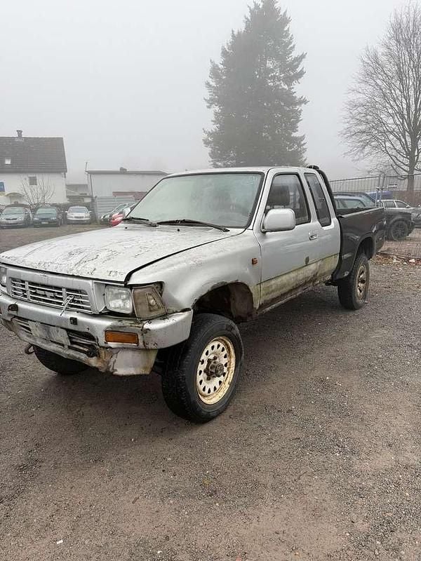Gebraucht Toyota HiLux 83 PS (61 kW) 1990 Other Pickup