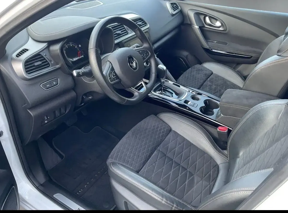 Gebraucht Renault Kadjar Black Edition 158 PS (116 kW) 2021 Weiß SUV