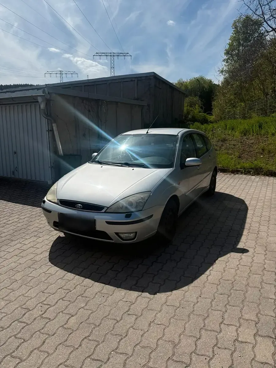 Occasion Ford Focus 100 ch (73 kW) 2003 Argent Berline