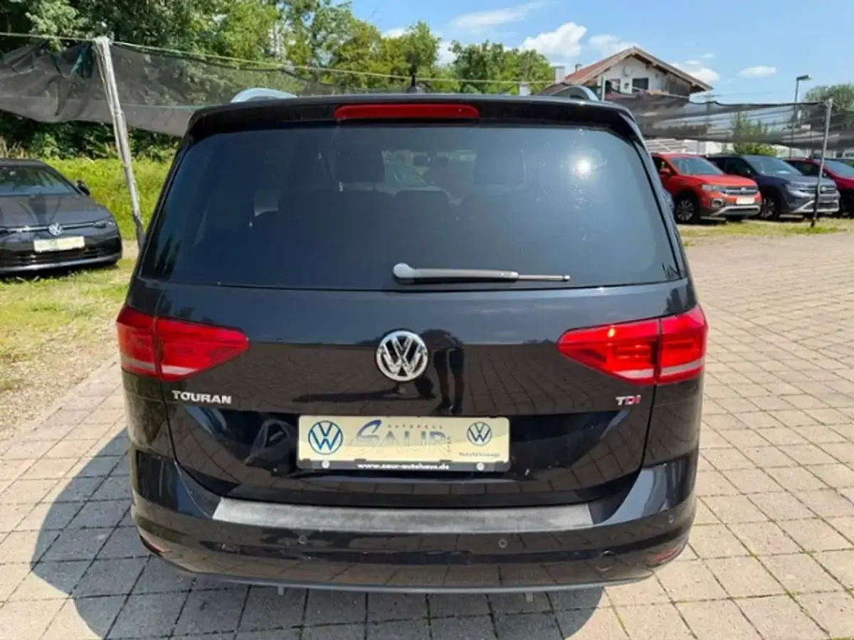 Gebraucht VW Touran Sound 116 PS (85 kW) 2018 Deep black perleffekt Van / Kleinbus