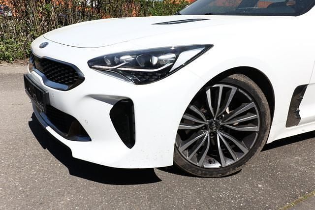 Gebraucht Kia Stinger GT-Line 200 PS (147 kW) 2018 Snow white pearl snow white pearl Kleinwagen