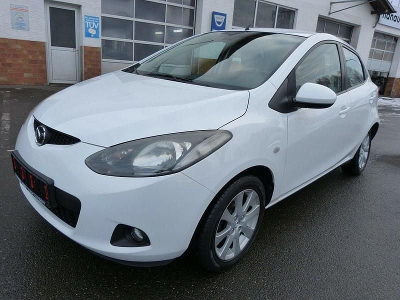 Weiß Gebraucht 2009 Mazda 2 Limousine | 999 € (Superpreis) - Bild 1/4