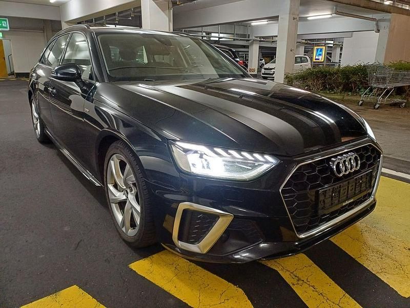 Gebraucht Audi A4 S-Line 204 PS (150 kW) 2021 Mythosschwarz Kombi