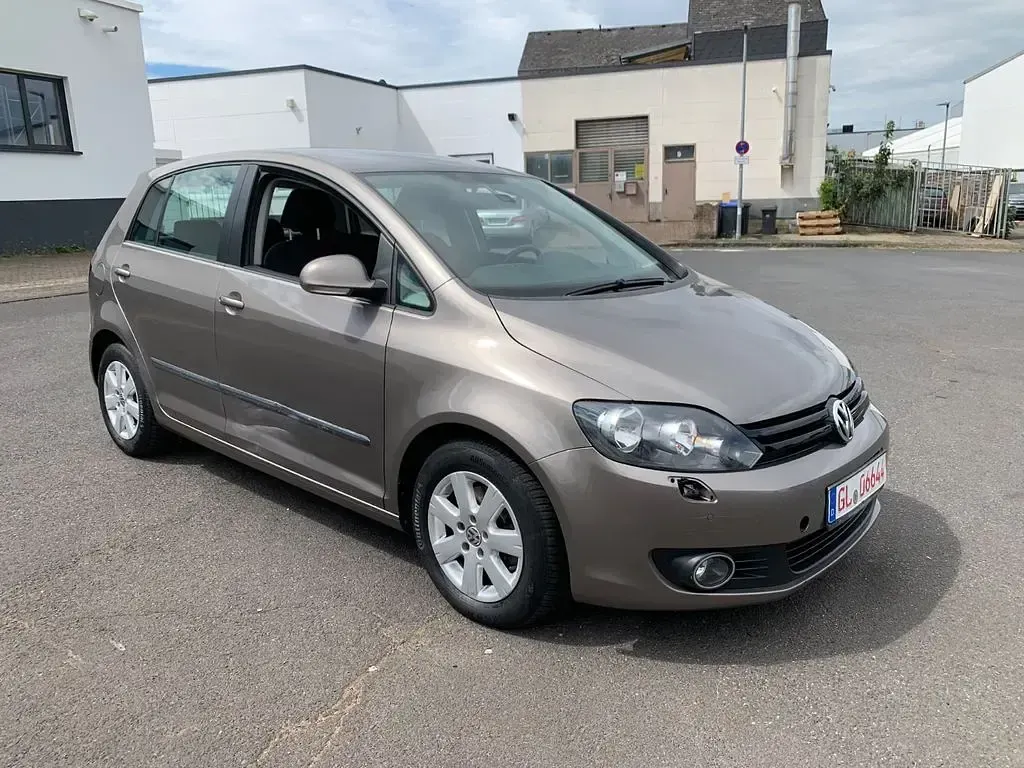 Gebraucht VW Golf VII Life 122 PS (89 kW) 2013 Braun Limousine