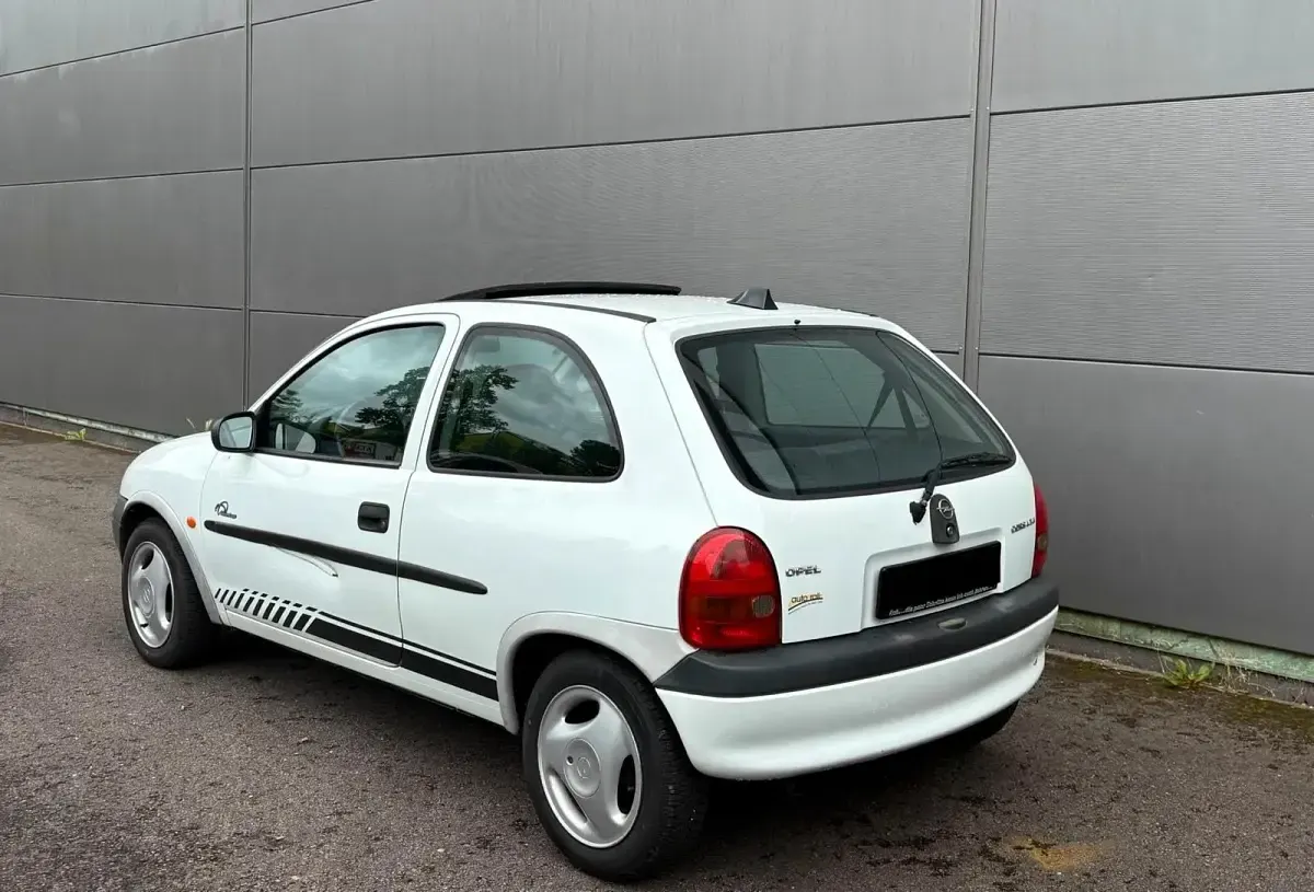 Gebraucht Opel Corsa 60 PS (44 kW) 1997 Weiß Kleinwagen