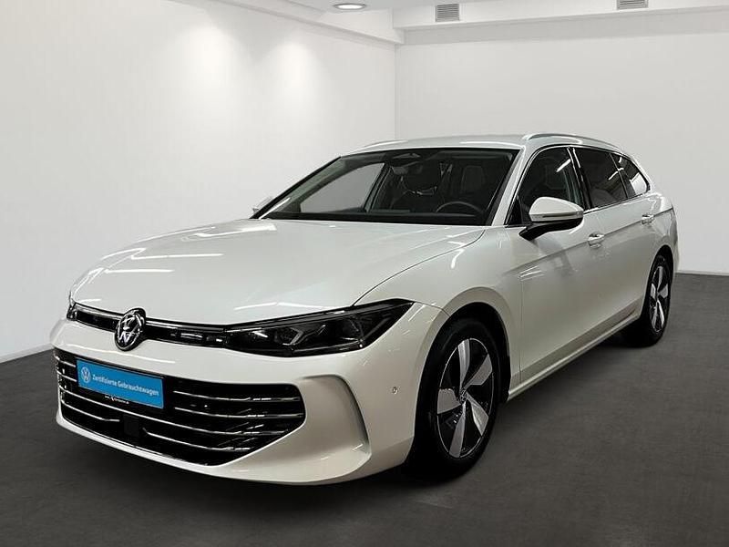 Gebraucht VW Passat Elegance 150 PS (110 kW) 2025 Weiß Kombi