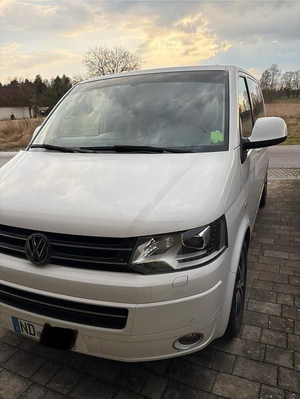 Weiß Gebraucht 2015 VW T5 Comfortline Van | 28.999 € - Bild 1/4