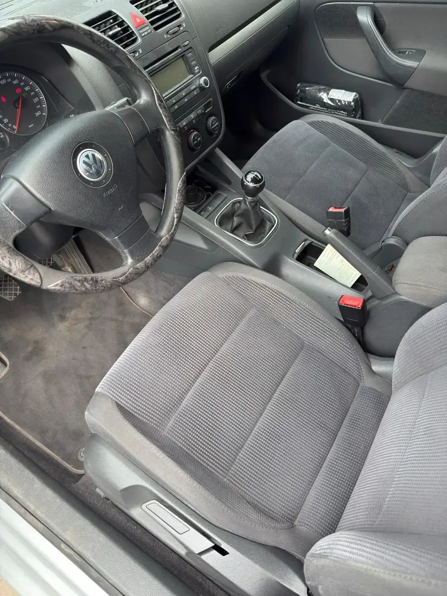 Gebraucht VW Jetta 105 PS (77 kW) 2006 Silber Limousine