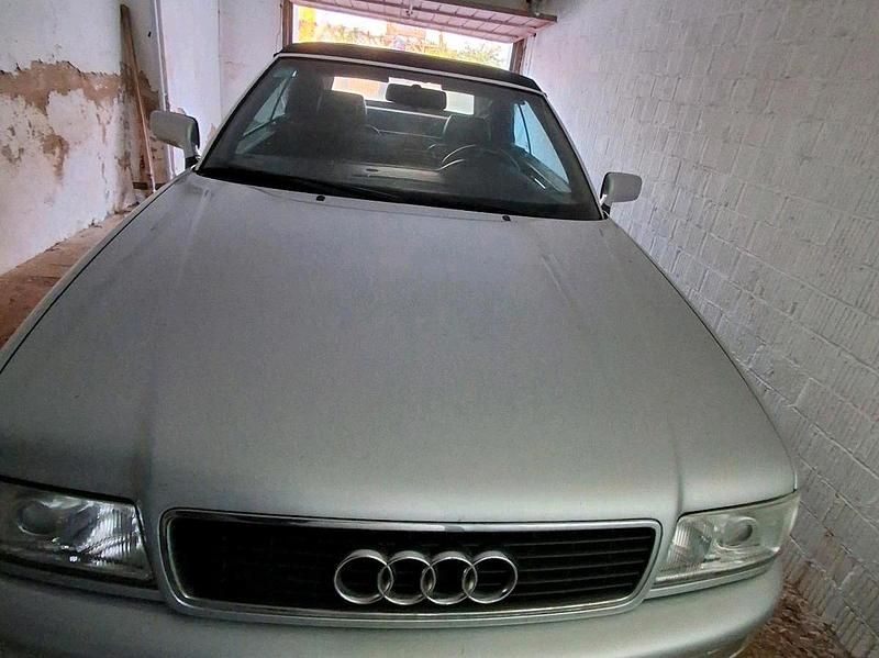 Second-hand Audi 80 103 CP (75 kW) 2000 Argintiu Cabrio