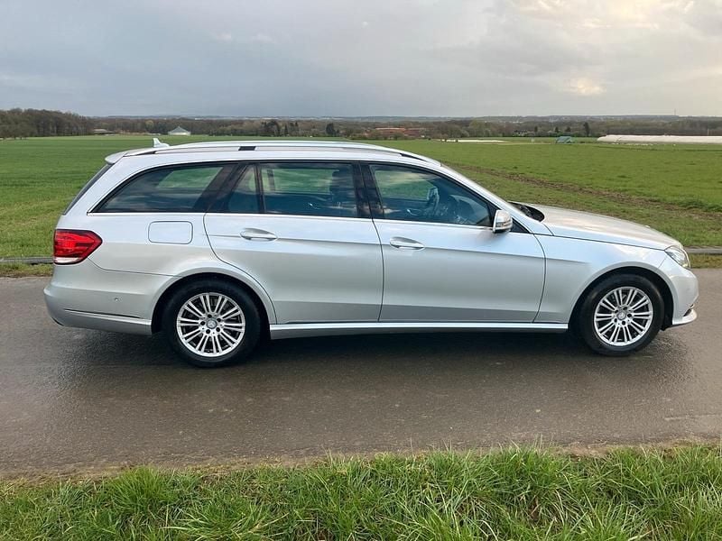 Gebraucht Mercedes E220 170 PS (125 kW) 2014 Silber Kombi