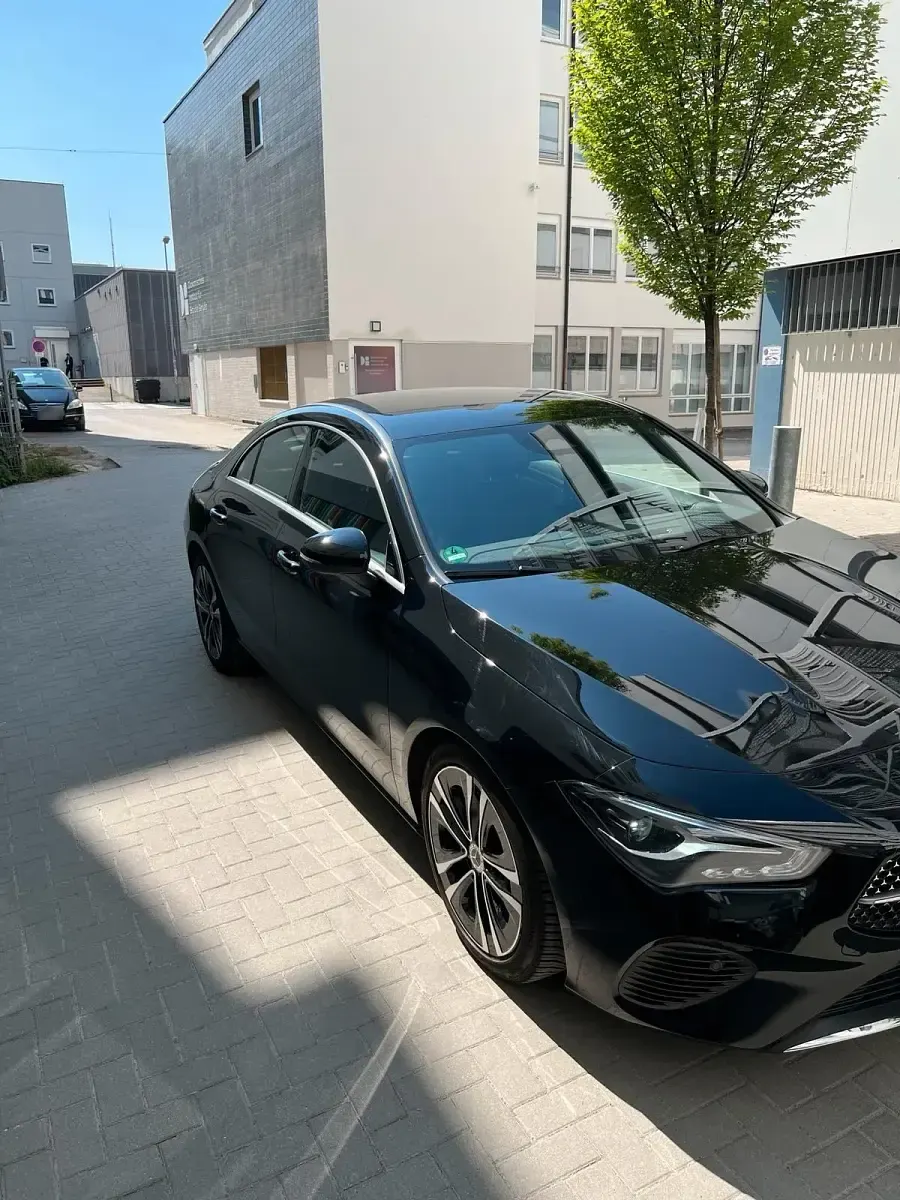 Gebraucht Mercedes CLA200 Progressive 163 PS (119 kW) 2023 Schwarz Coupé